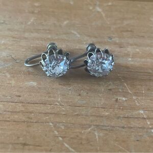 Rhinestone silver tone classic screwback earrings